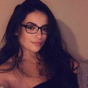 Meet your Posher, Selena